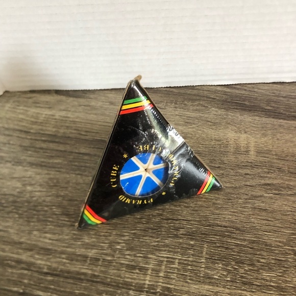 Vtg NOS Rubics Pyramid Game - Picture 2 of 6